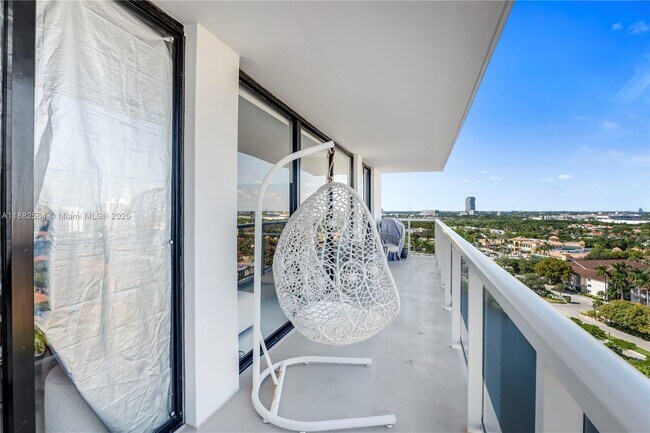 Building Photo - 3701 N Country Club Dr