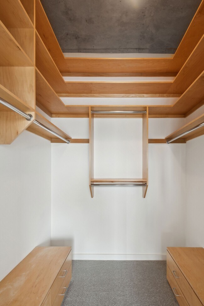 Building Photo - 1720 S Michigan Ave