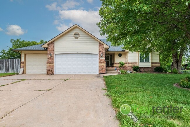 Primary Photo - Beautiful, Rare 6 bedroom 3 bath house!