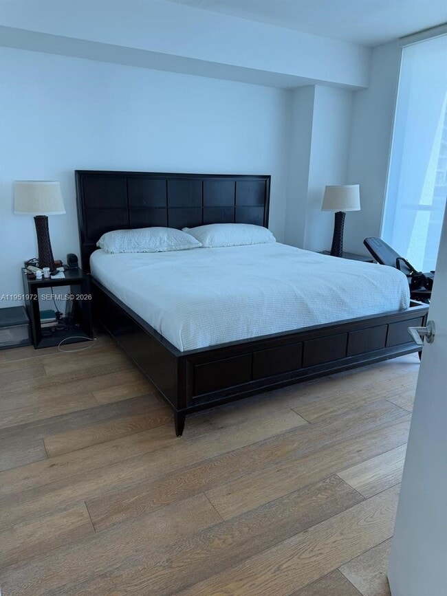 Building Photo - 500 Brickell Ave