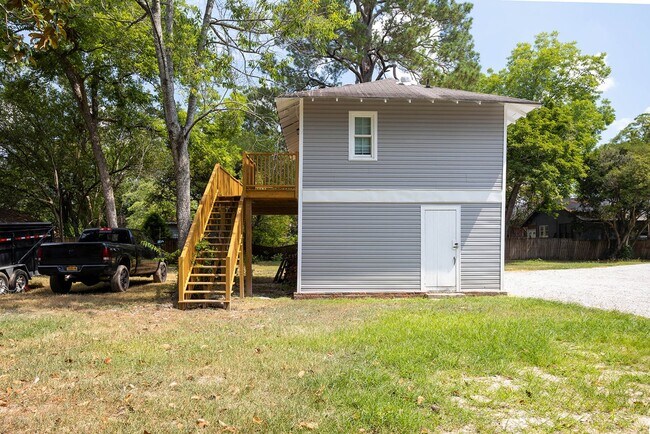 Primary Photo - 20 Marion Ave