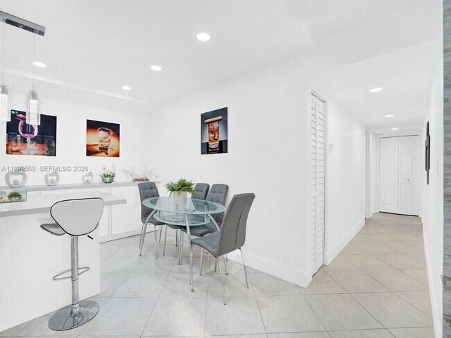 Building Photo - 6841 SW 147th Ave