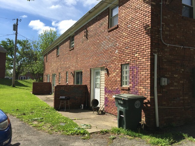 Building Photo - 1710-1716 Kings Mill Ct