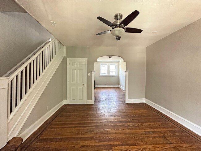 Building Photo - 1422 S Patton St