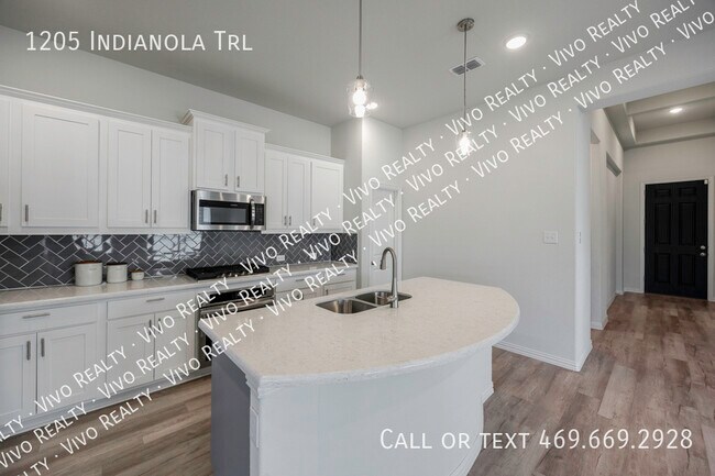 Building Photo - 1205 Indianola Trl