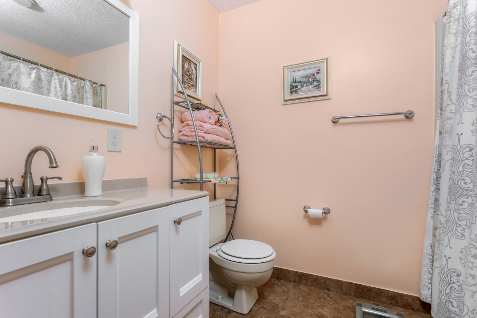 Bathroom # 1 - 50 S Common St