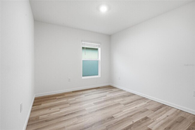 Building Photo - 3059 NE 20th Ter