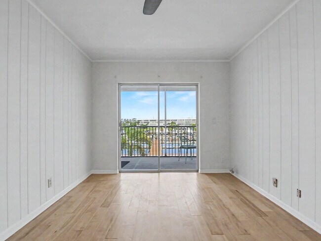 Building Photo - 37 Yacht Club Dr