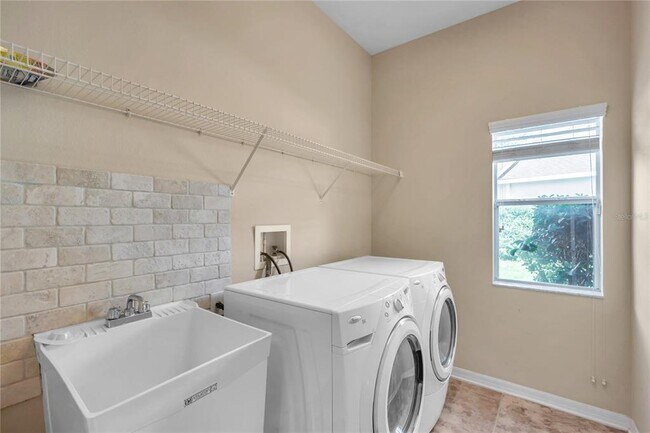 Building Photo - 11144 Oyster Bay Cir