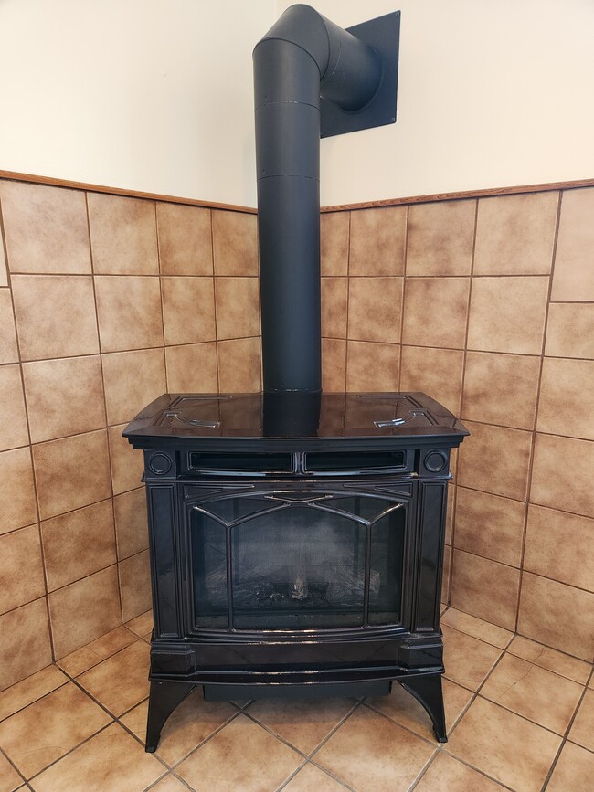 Building Photo - 80 Noyes Rd