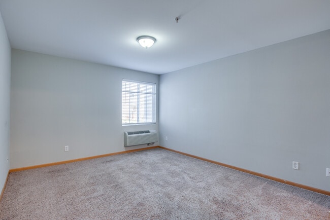 Building Photo - 154 Bertram Dr