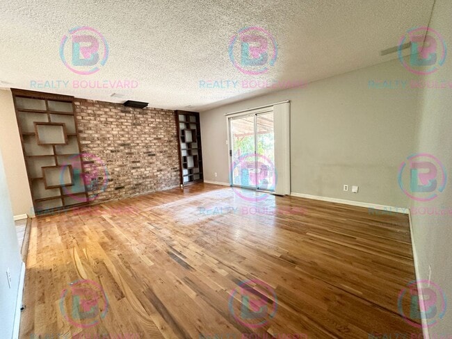 Building Photo - Charming 3-Bedroom Home Near McCarran – Gr...
