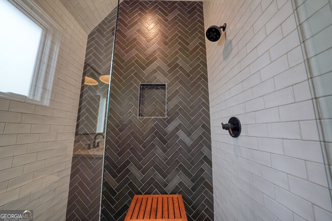 Building Photo - 305 Breakspear Ln