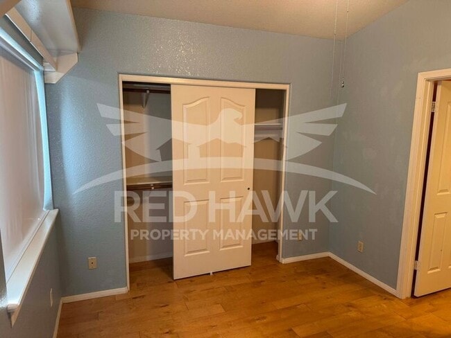 Building Photo - 25 W La Vieve Ln