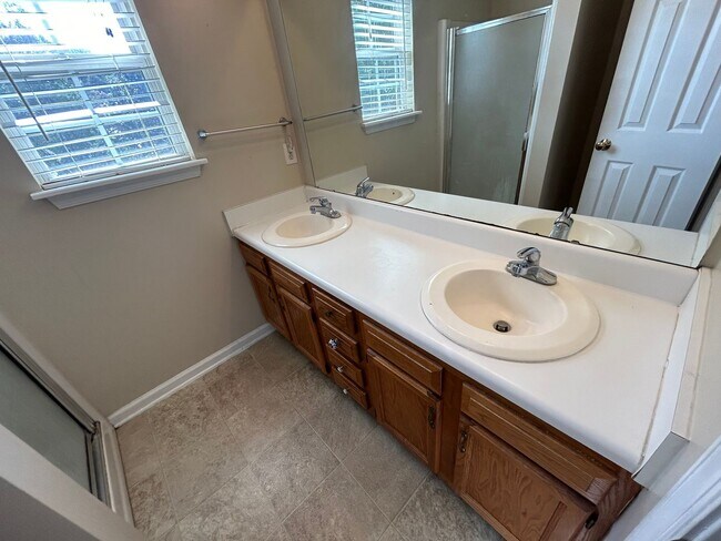 Building Photo - COMING SOON! N Greensboro, 4/2.5 home off of N Church St near Lake Jeanette & I-840