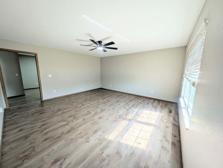 Building Photo - 1802-1804 N Laurel Hill Pl