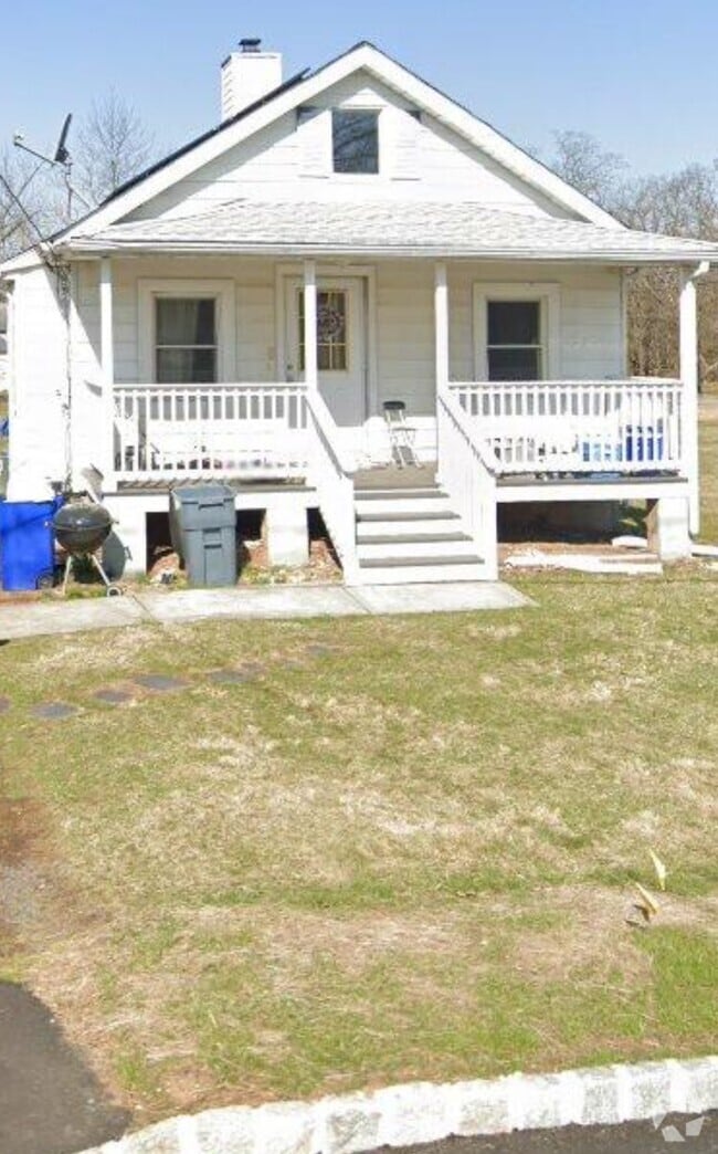 Building Photo - 58 Riverview Ave