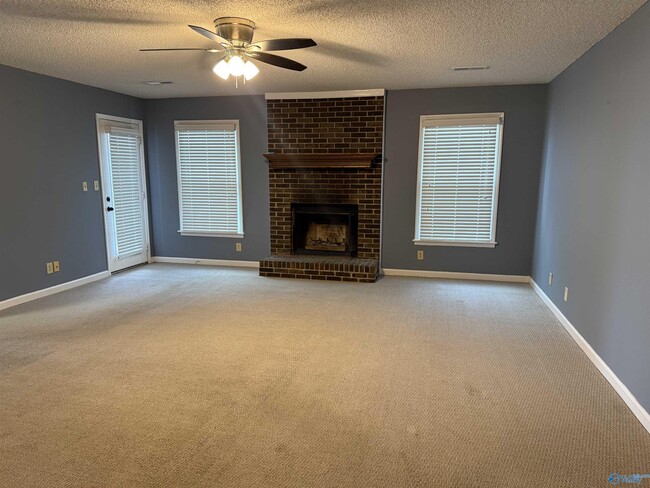 Building Photo - 1006 Wood Cir