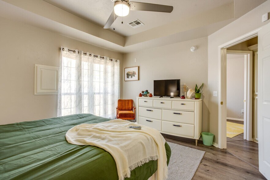 Building Photo - 4829 SE 89th Ter