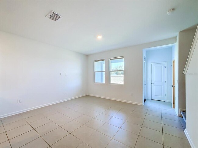 Building Photo - 331 Sol Vis Dr
