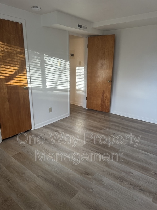 Building Photo - 1725 18th Ave