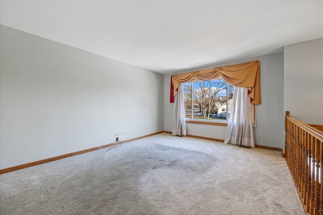 Building Photo - 5S710 Steeple Run Dr