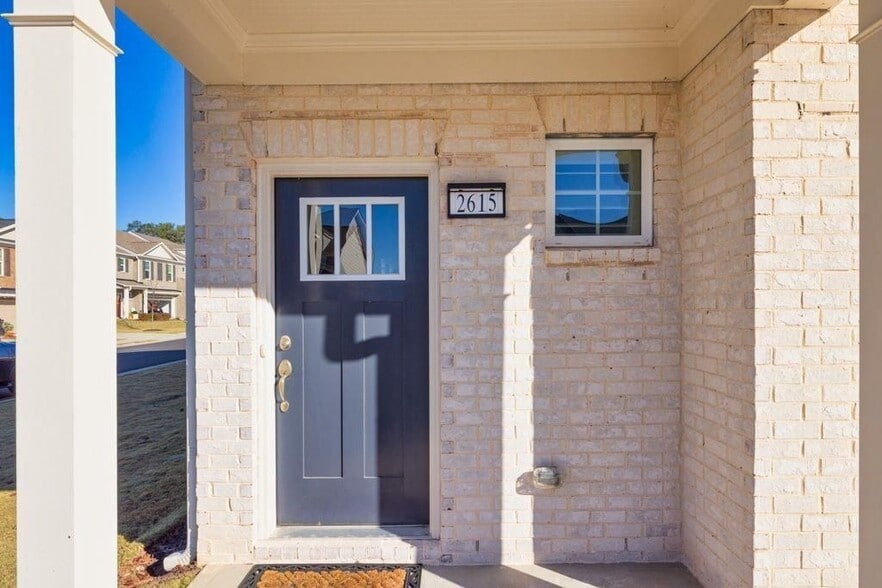 Building Photo - 2615 Quarterdeck Dr