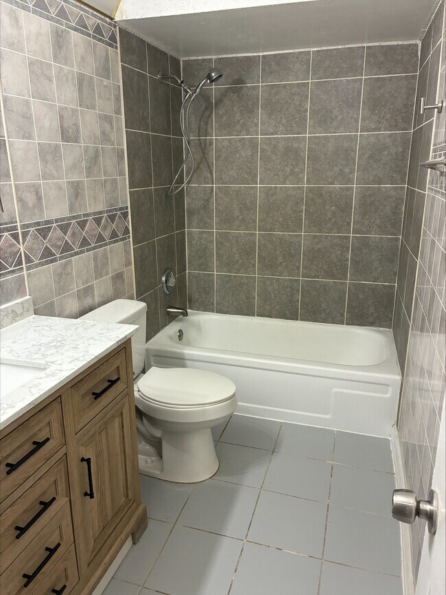 Building Photo - 10314 Chadbourne Dr