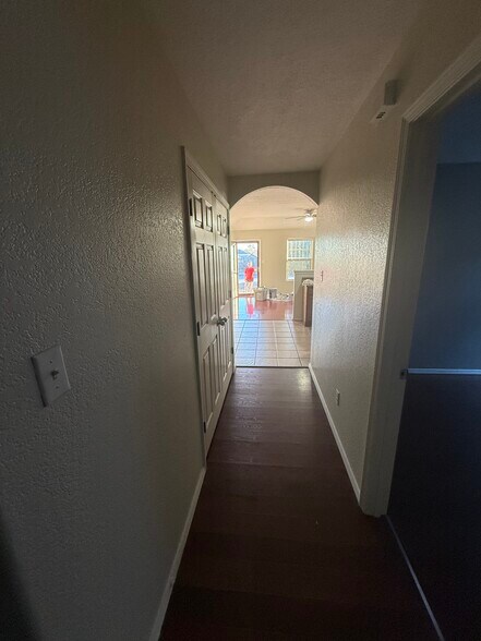 Hallway - 2410 Ridgeway Ln