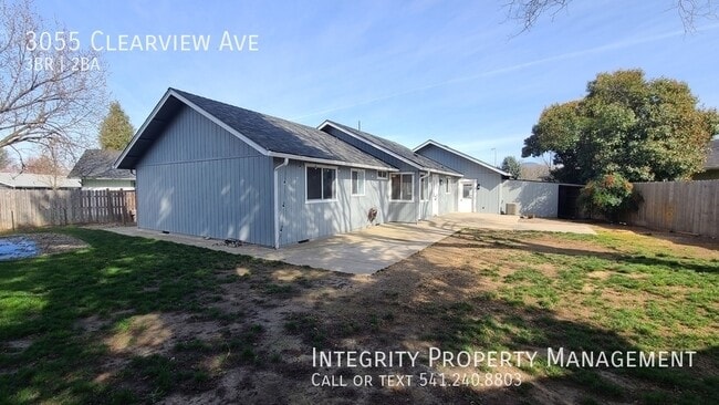 Building Photo - 3055 Clearview Ave
