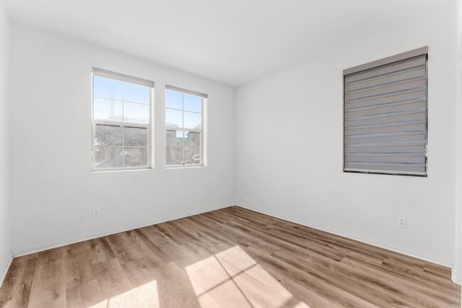 Building Photo - 3915 E Fincastle St