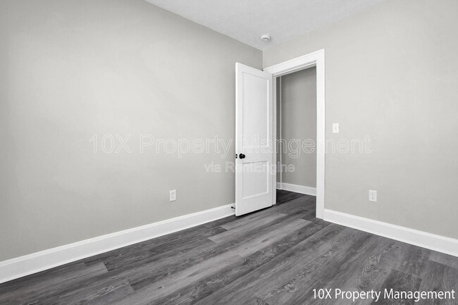 Building Photo - 70 N Powell Ave