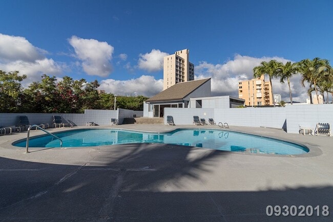 Building Photo - $2,300 / 1br - 594ft2 - Beautifully Renova...