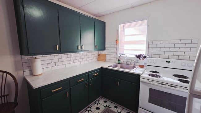 Building Photo - 13333 W Main St