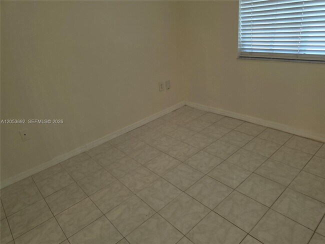 Building Photo - 14241 SW 151st Ave