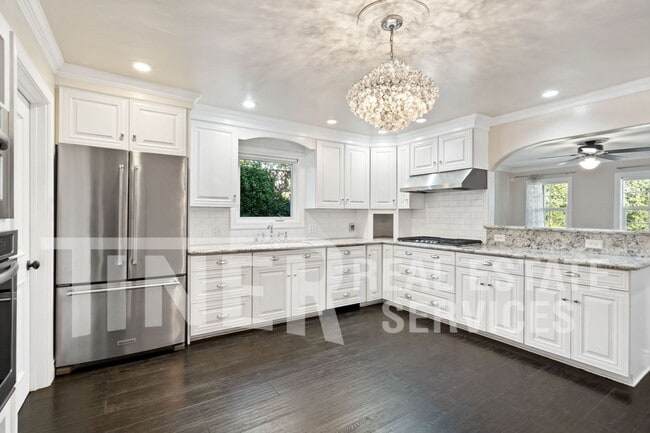 Building Photo - 4516 Sierra View Way