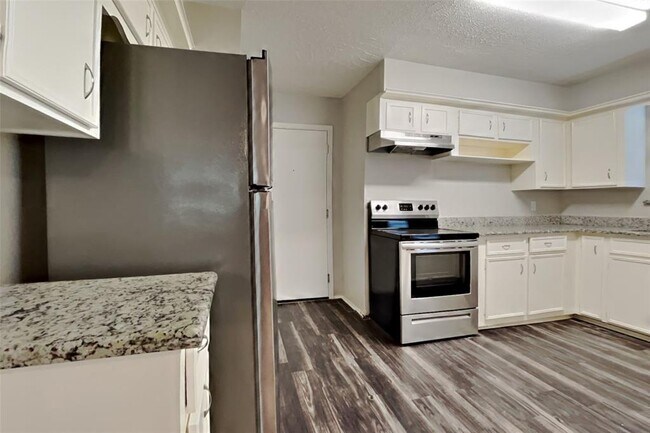 Building Photo - 3214 Evergreen Glade Dr