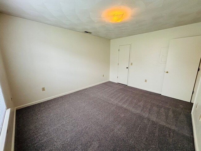Building Photo - 1110 Calhoun St