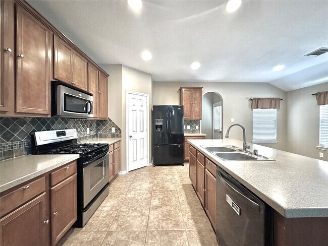 Building Photo - 6303 Tolstin Lakes Ln