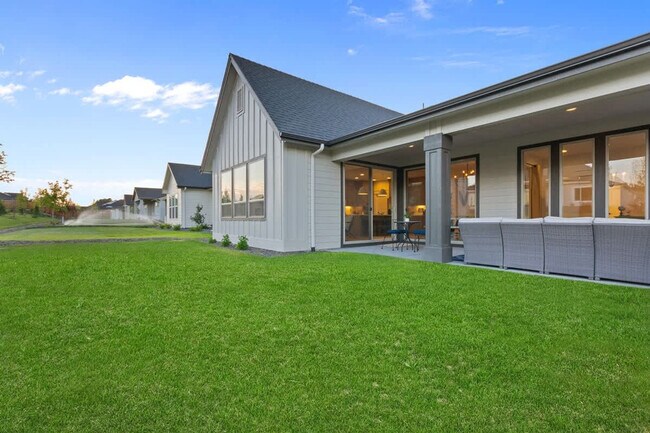 Building Photo - 1213 W Capstone Dr