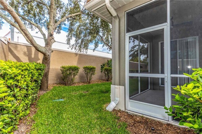 Building Photo - Gated Community Townhome 3br/2.5ba/2 Car G...