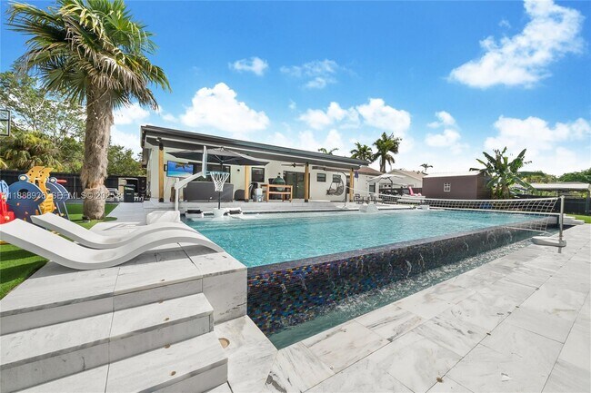 Building Photo - 8840 SW 181st Terrace