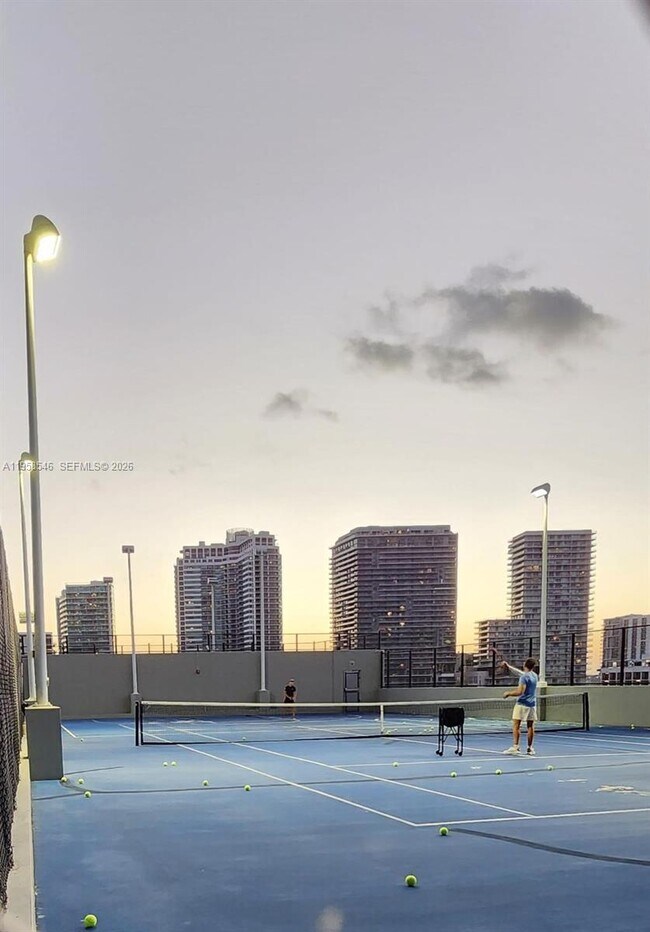 Building Photo - 501 NE 31st St