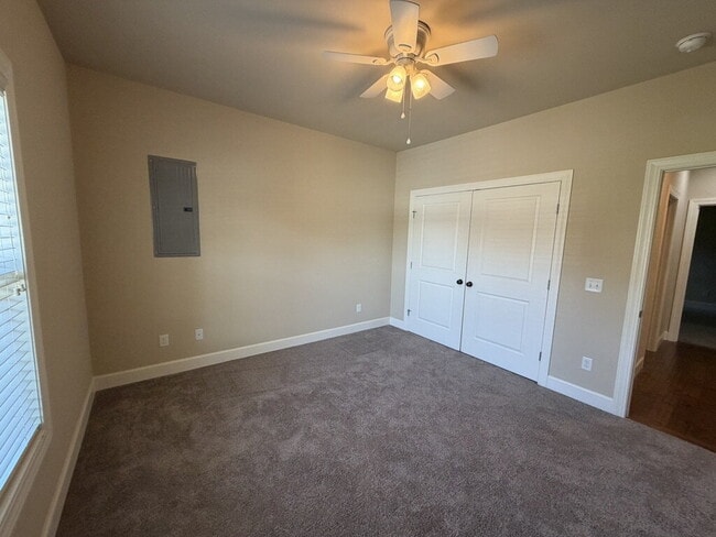Building Photo - 2BD 2BA ONE LEVEL CONDO IN ALGOOD