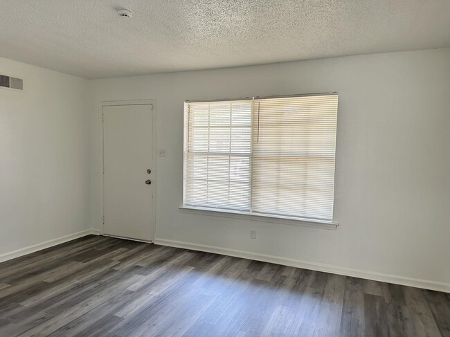 Building Photo - 4209 Camelot Ave