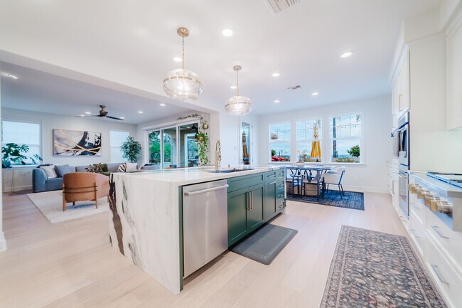 Building Photo - 7337 Corte TOMILLO