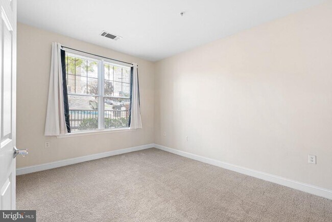 Building Photo - 200 W Elm St
