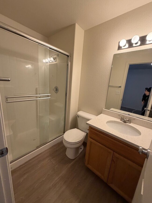 Building Photo - 3 bed 3.5 bath Townhome available on Rd 68!