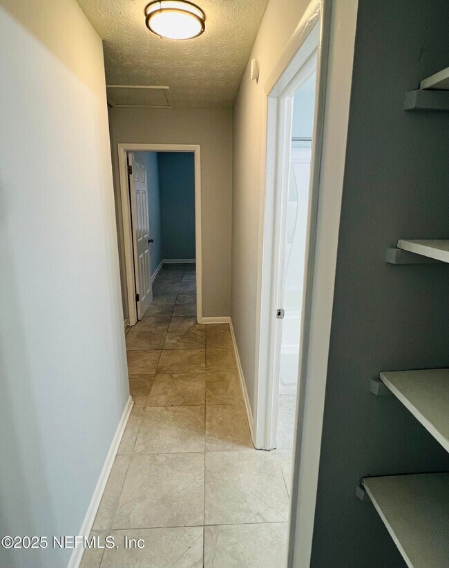 Building Photo - 3638 Lionell St