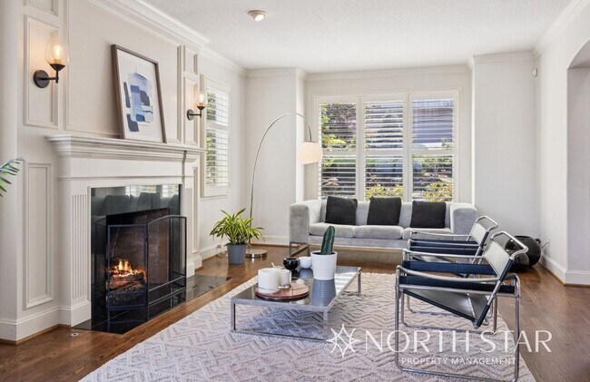 Building Photo - Beautiful Home with Mountain Views in the ...